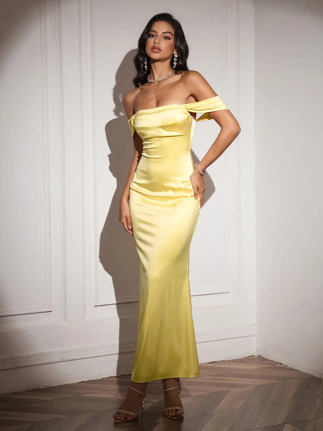 Luxe Fitted Off-the-Shoulder Ruffle Trim Square Neck Floor-Length Prom Dresses