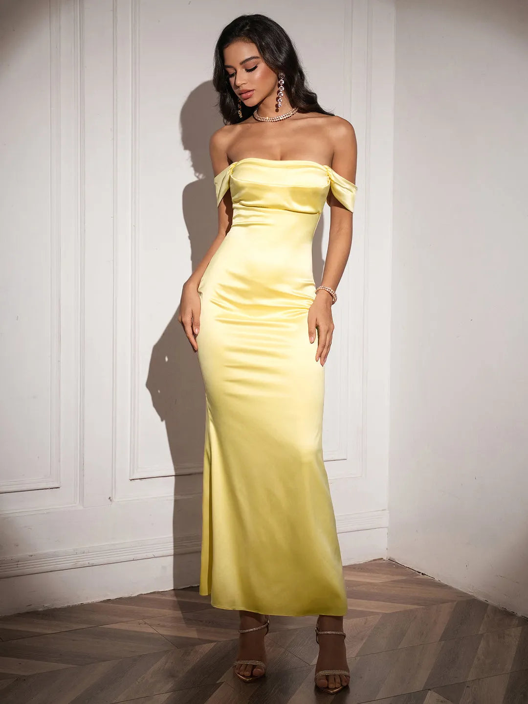 Luxe Fitted Off-the-Shoulder Ruffle Trim Square Neck Floor-Length Prom Dresses