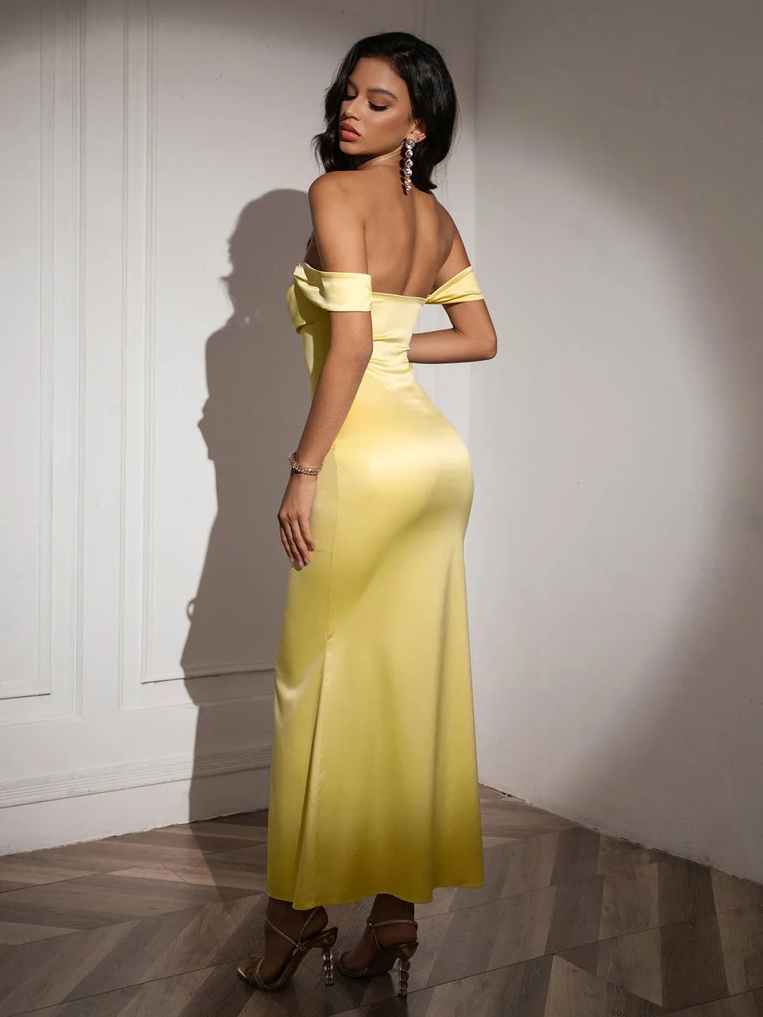 Luxe Fitted Off-the-Shoulder Ruffle Trim Square Neck Floor-Length Prom Dresses