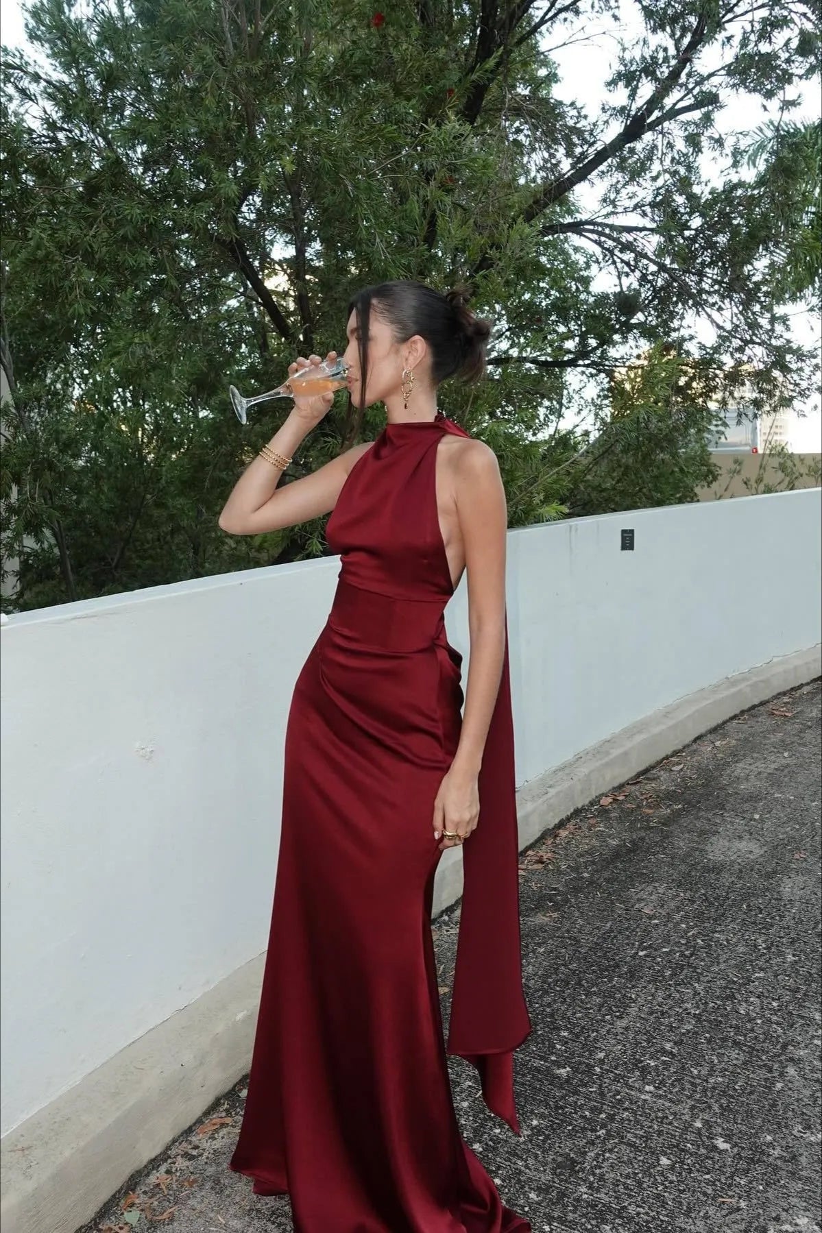 Luxe Mermaid Halter Neck Sleeveless Lace-Up Back Train Floor-Length Formal Party Dresses