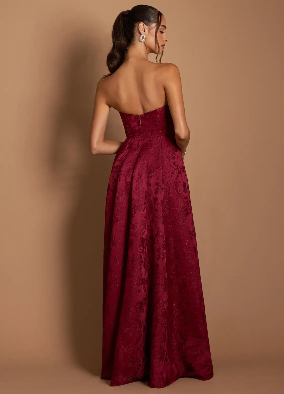 Luxurious A-Line Sweetheart Sleeveless Open Back Floor-Length Evening Dresses