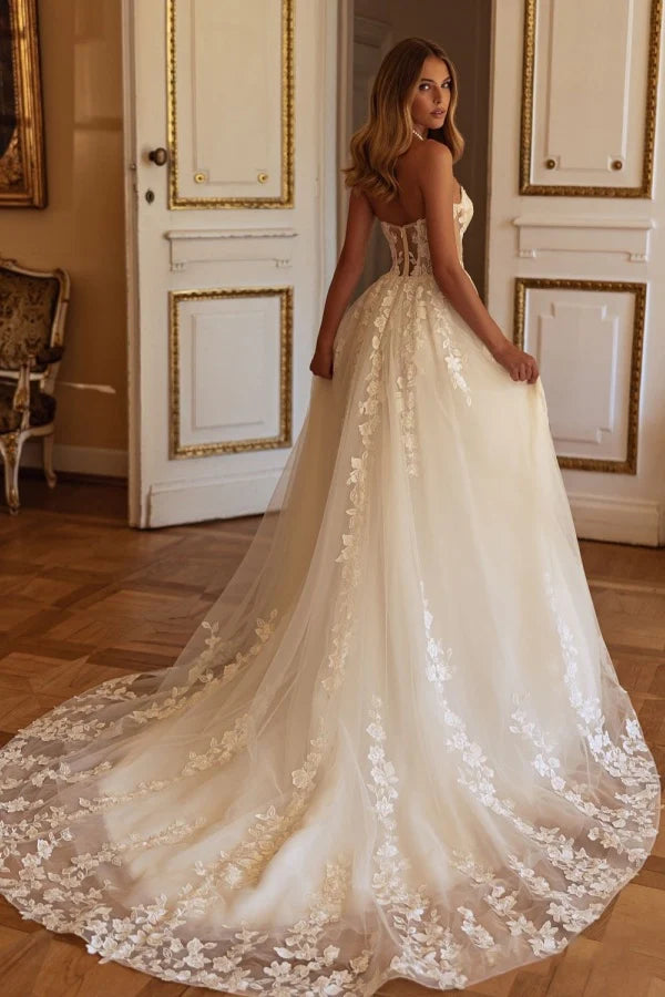 Luxurious Ballgown Sweetheart Strapless Lace Back Train Wedding Dresses