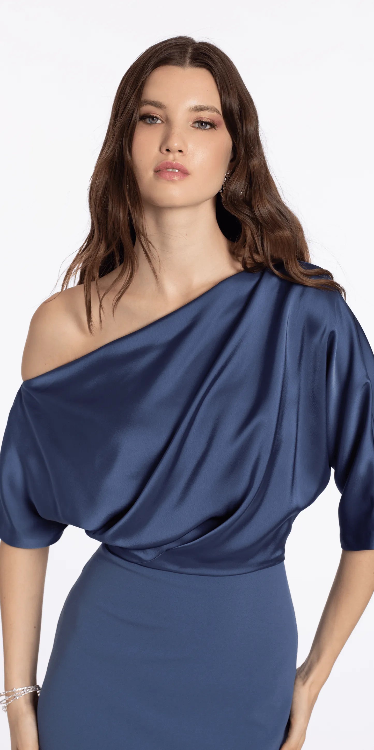 Luxurious Mermaid One-Shoulder Half-Sleeve Open-Back Floor-Length Evening Dresses