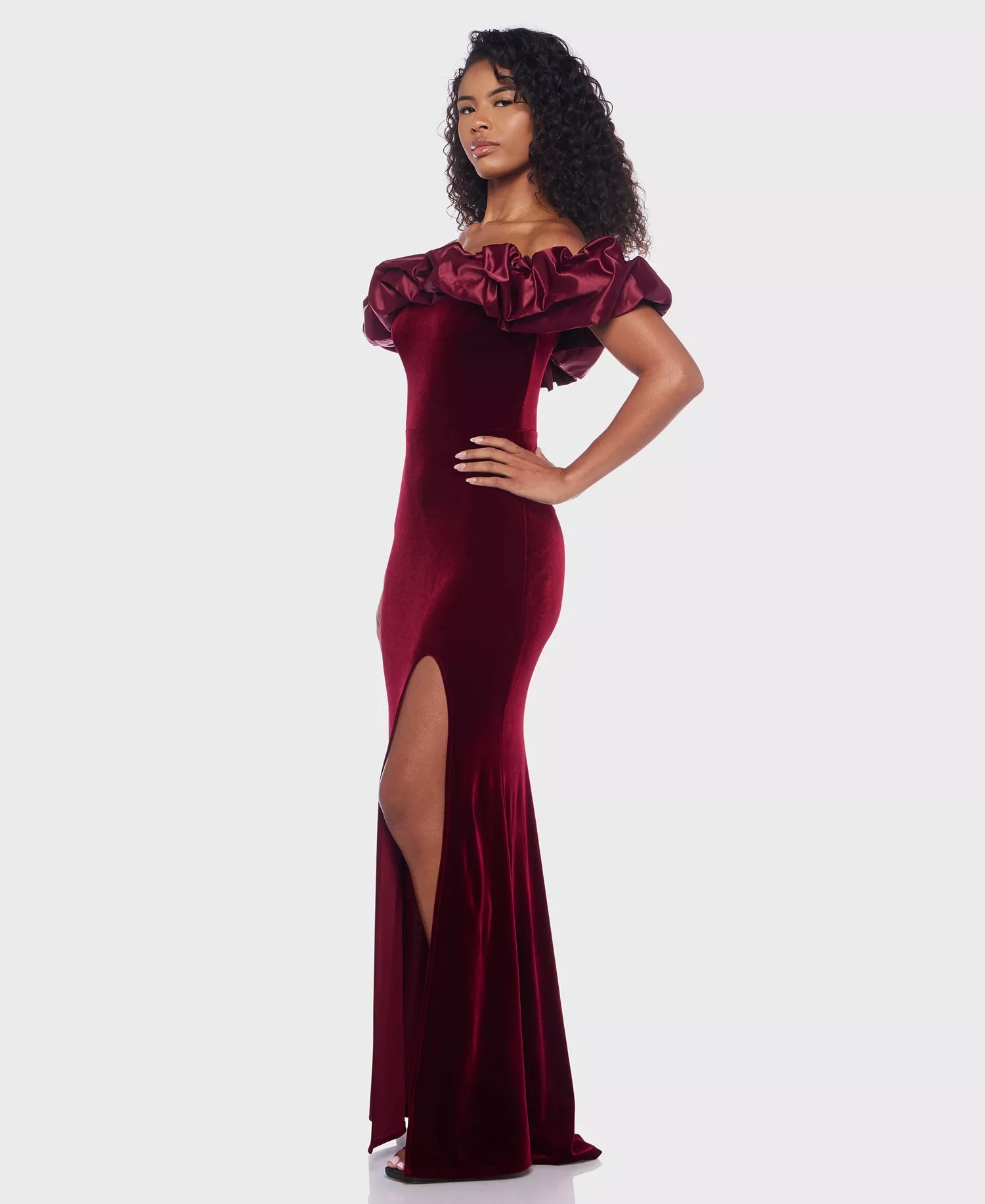 Luxurious Trumpet Off-Shoulder Ruffled Zip Back Long Party Dresses