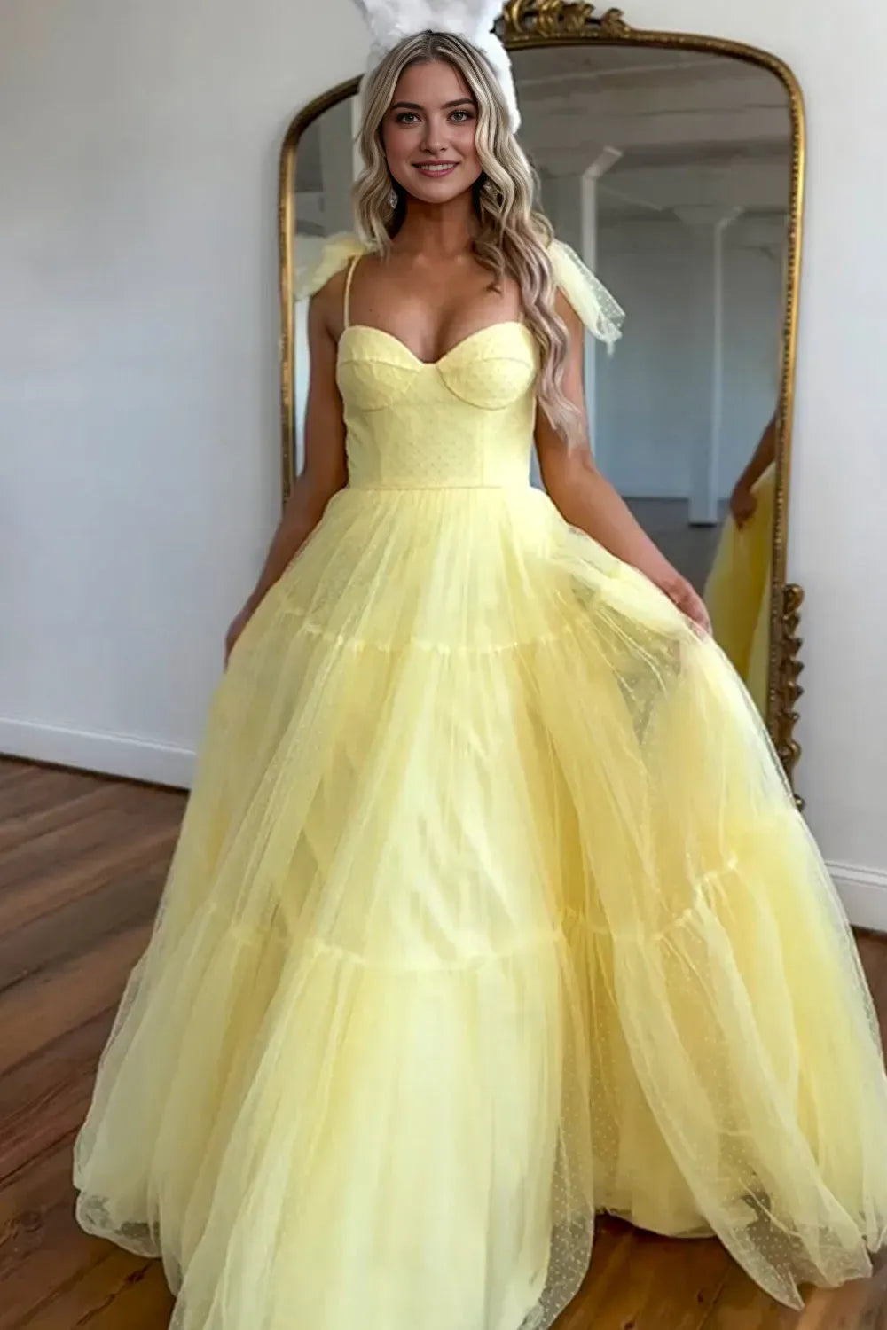 Luxury Yellow A-Line Sweetheart Neck Spaghetti Straps Tiered Tulle Back Zip Floor-Length Prom Dress