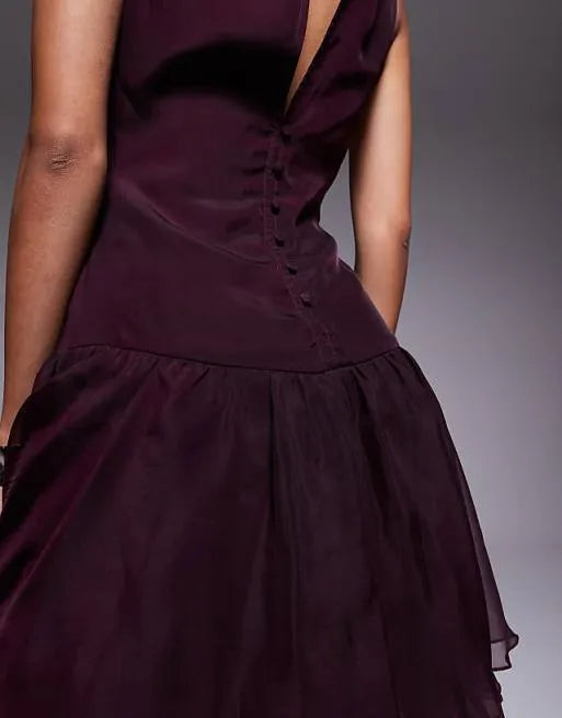 Romantic A-Line Halter Neck Sleeveless Cutout-Back Floor-Length Evening Dresses