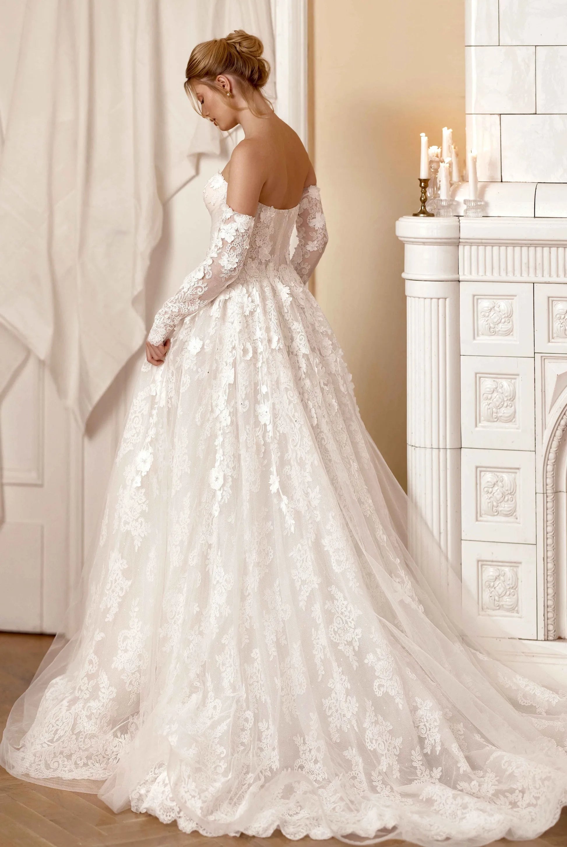 Romantic Ball Gown Sweetheart Off-the-Shoulder Lace-Up Back Floor-Length Wedding Dresses