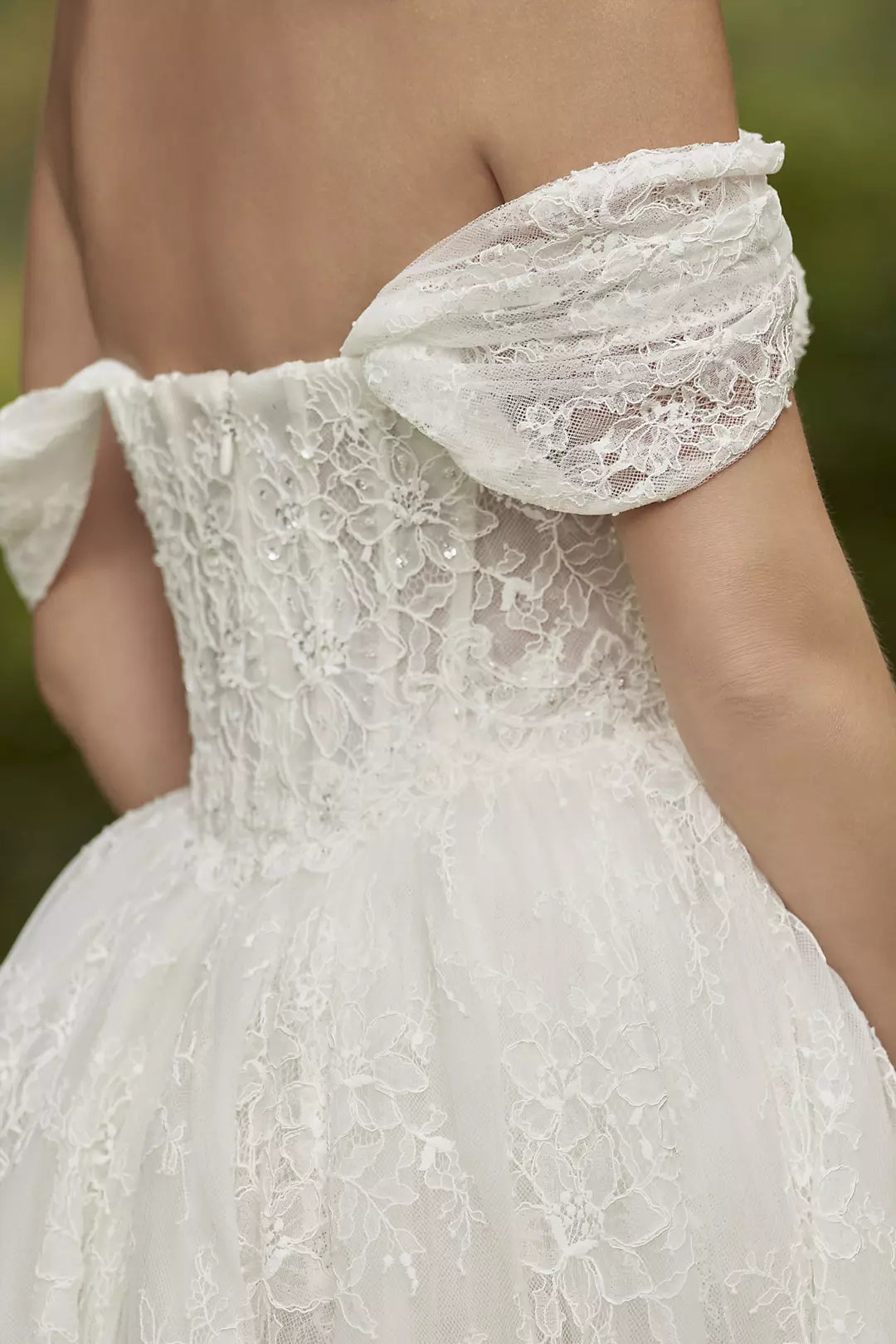 Romantic Ballgown Off-The-Shoulder Lace Sleeve Zipper Back Long Wedding Dresses