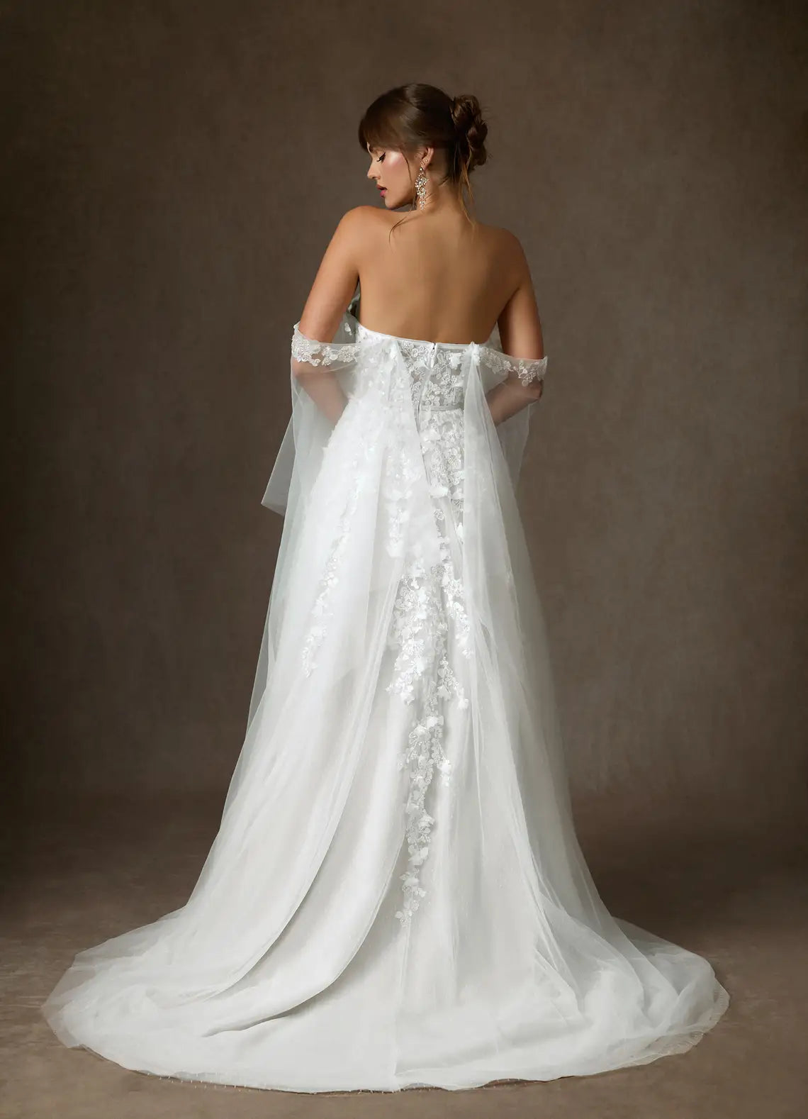 Romantic Ballgown Sweetheart Neck Off-The-Shoulder Lace Back Long Wedding Dresses