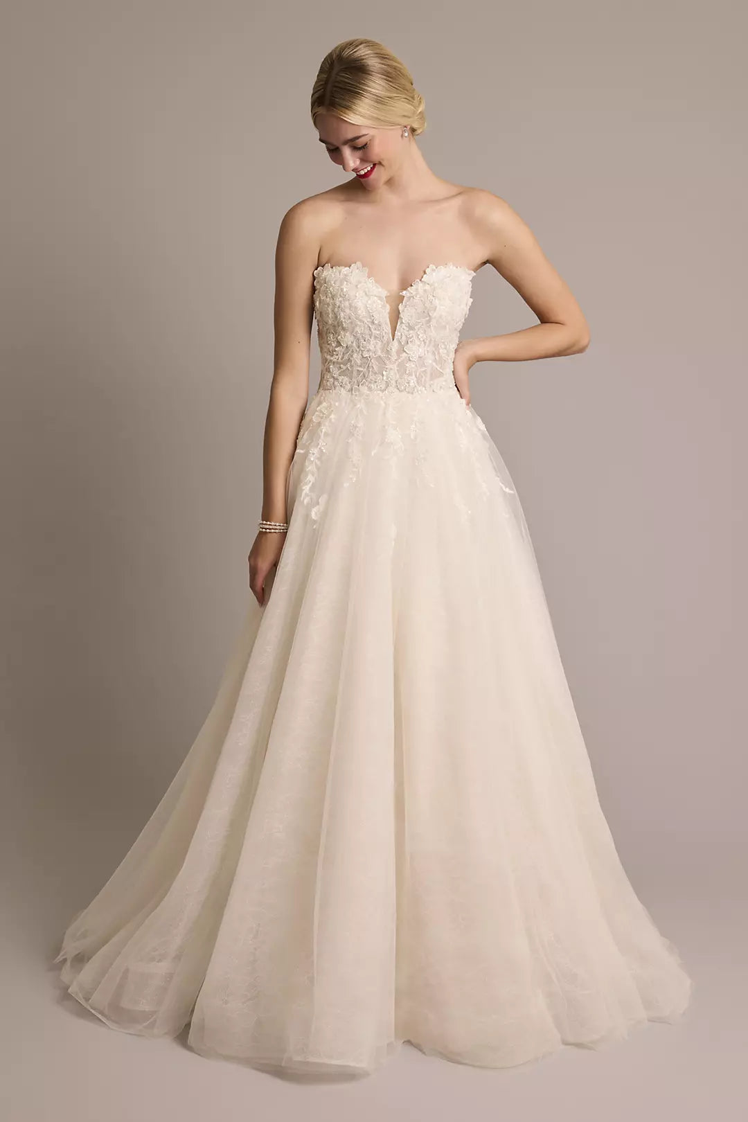 Romantic Ballgown Sweetheart Neck Sleeveless Button Back Long Wedding Dresses