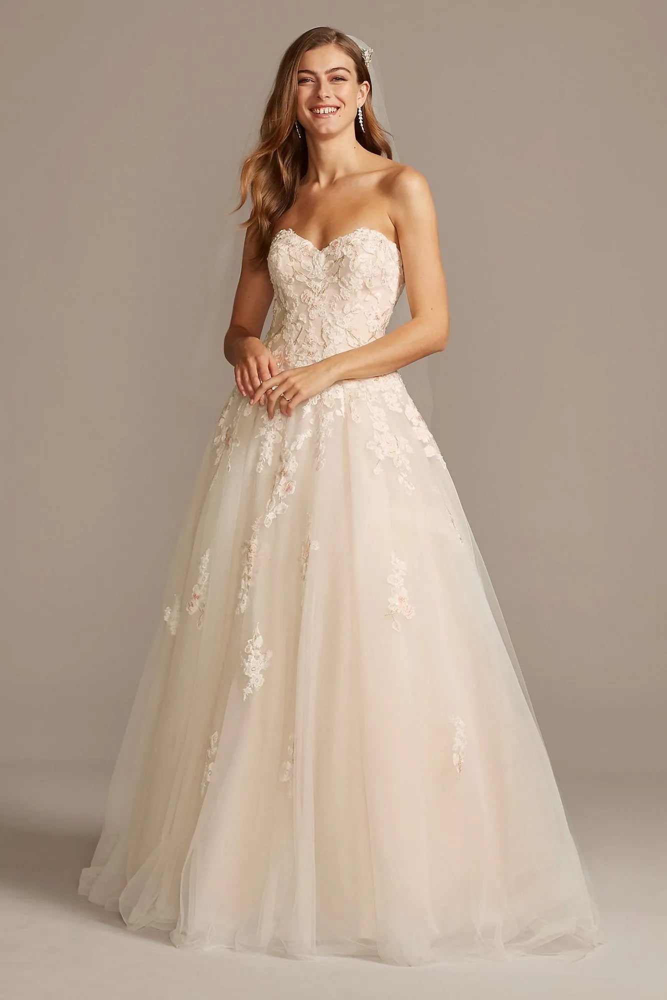 Romantic Ballgown Sweetheart Neck Sleeveless Lace Back Long Wedding Dresses