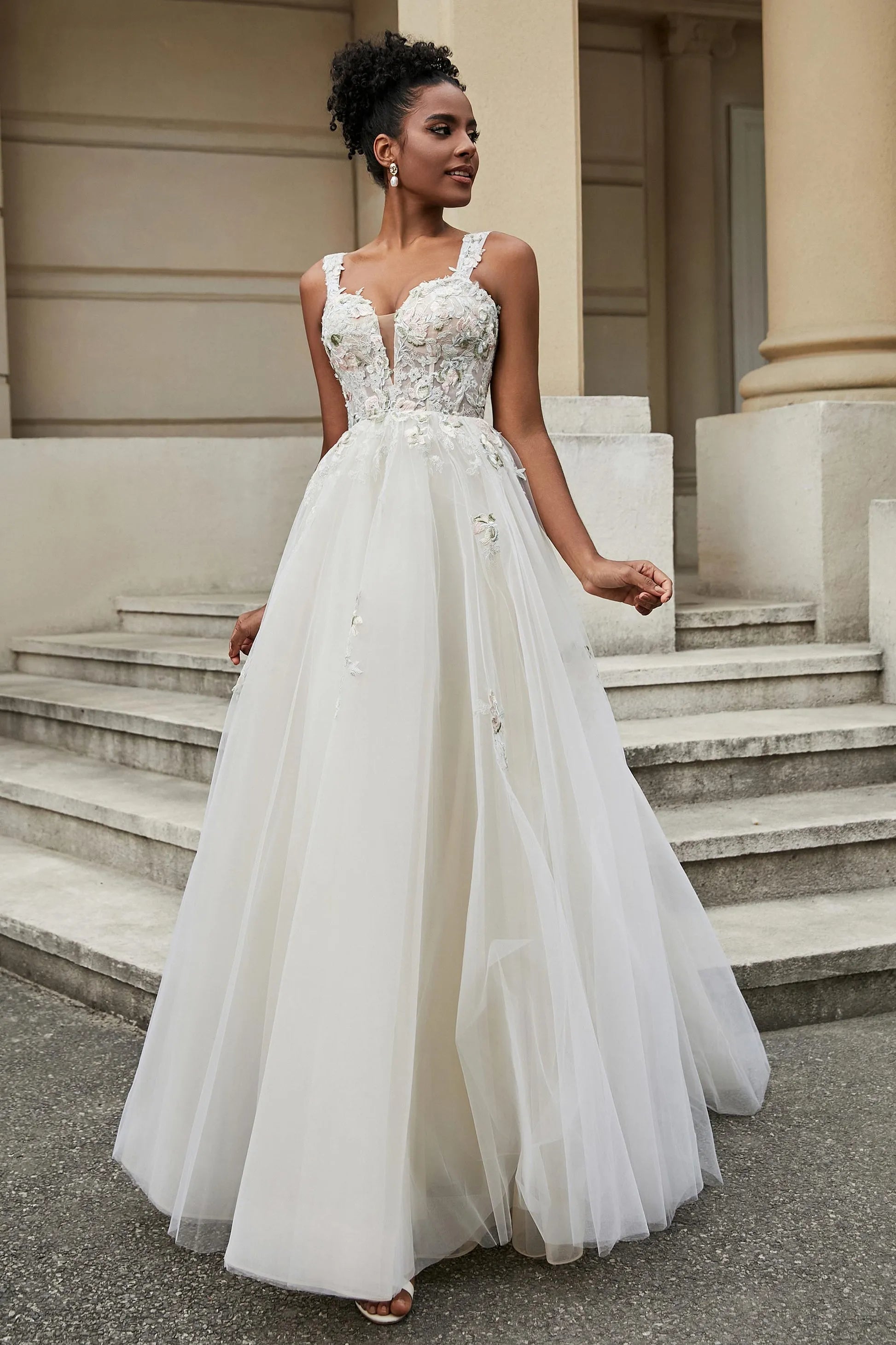 Romantic Ballgown Sweetheart Neck Sleeveless Lace Back Long Wedding Dresses