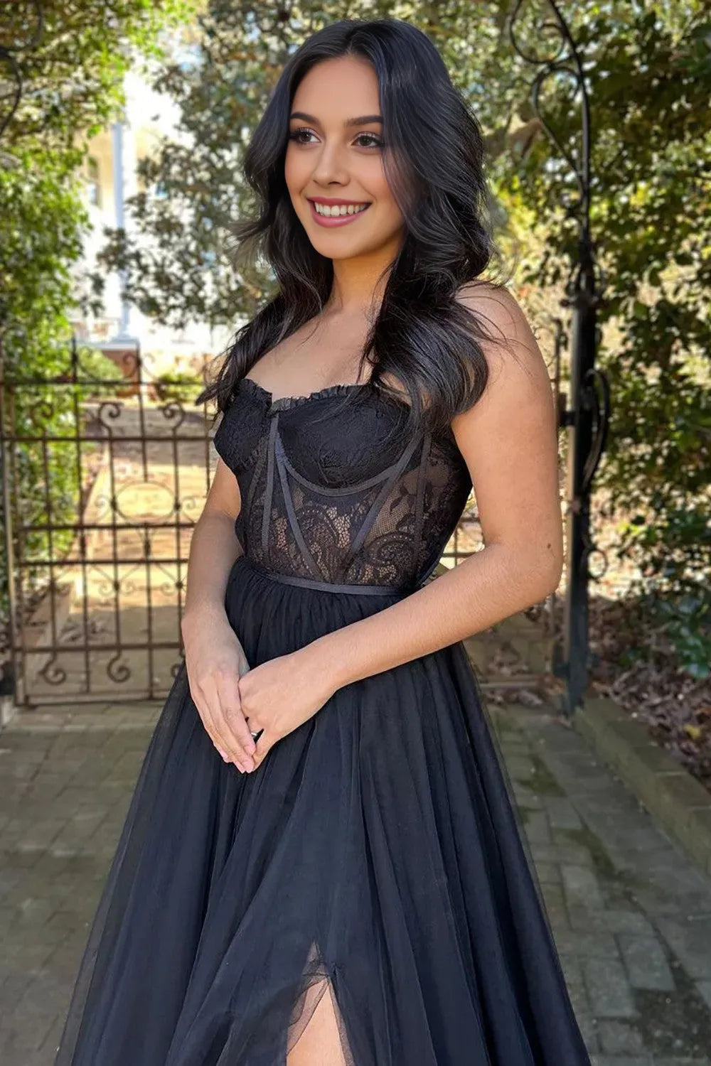 Romantic Black A-Line Sweetheart Neck Sleeveless Lace Tulle High-Slit Floor-Length Prom Party Dress With Appliques