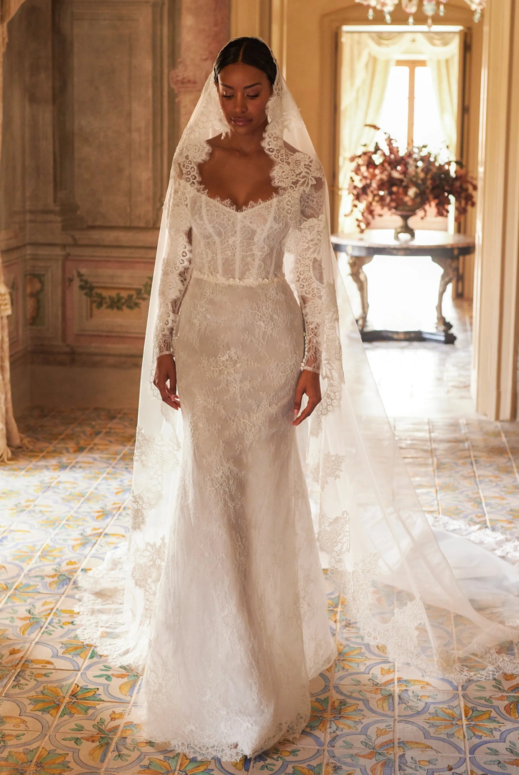 Romantic Mermaid Sweetheart Long-Sleeved Lace-Up Back Floor-Length Wedding Dresses