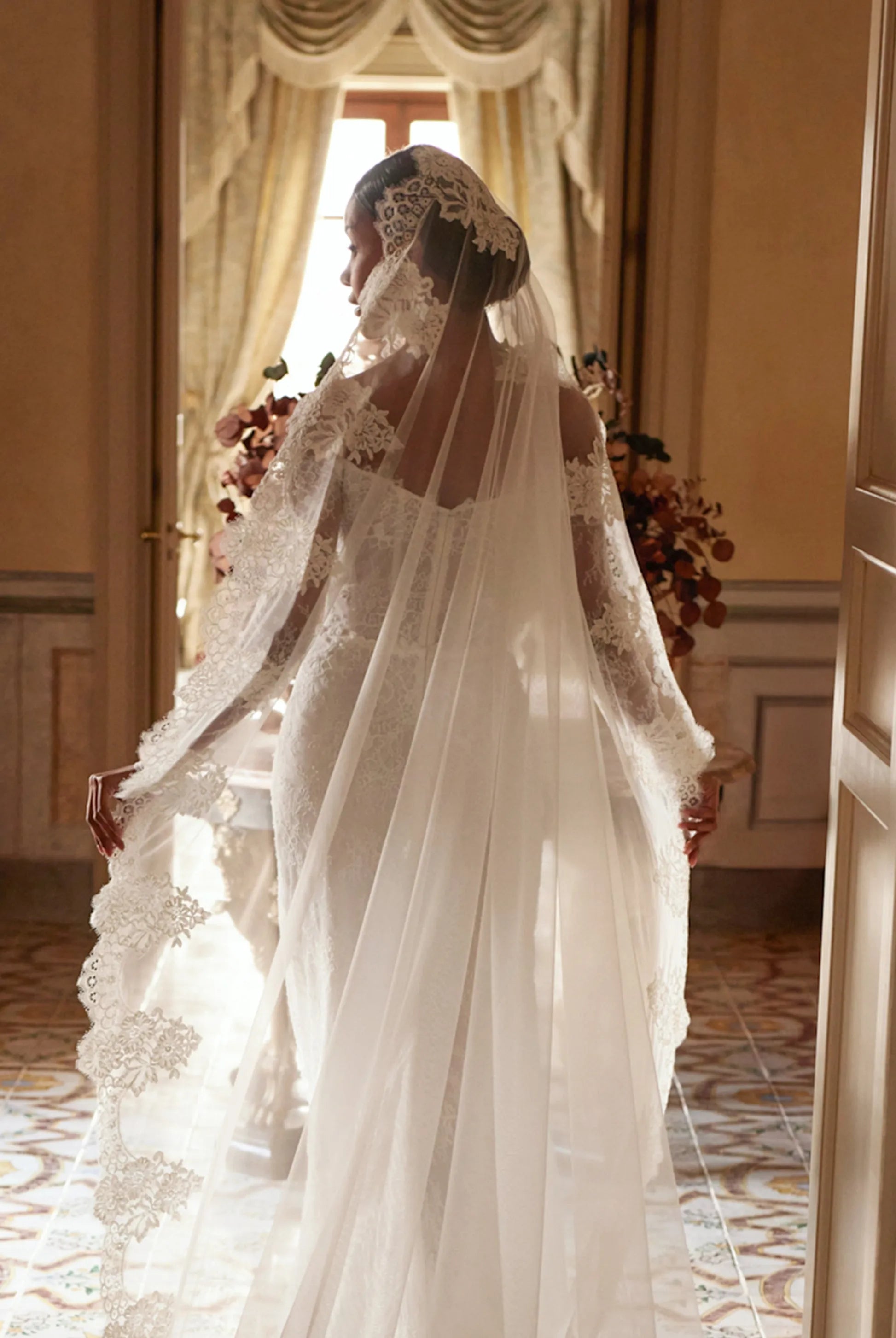 Romantic Mermaid Sweetheart Long-Sleeved Lace-Up Back Floor-Length Wedding Dresses