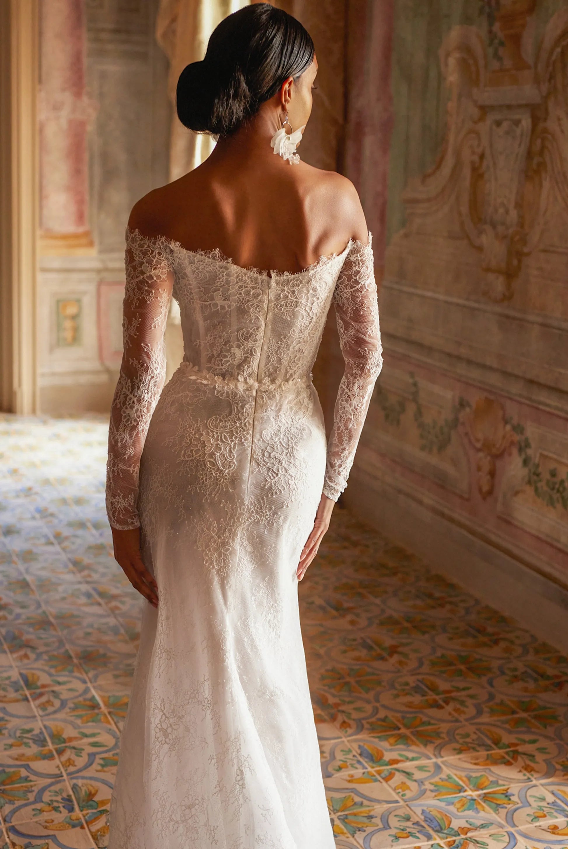 Romantic Mermaid Sweetheart Long-Sleeved Lace-Up Back Floor-Length Wedding Dresses