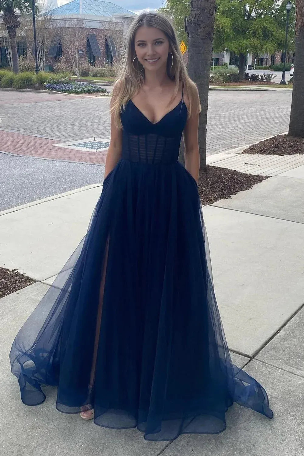 Romantic Navy Blue A Line V -Neck Spaghetti Straps Back Zip Sheer-Corset Tulle Slit Floor-Length Prom Dress ﻿