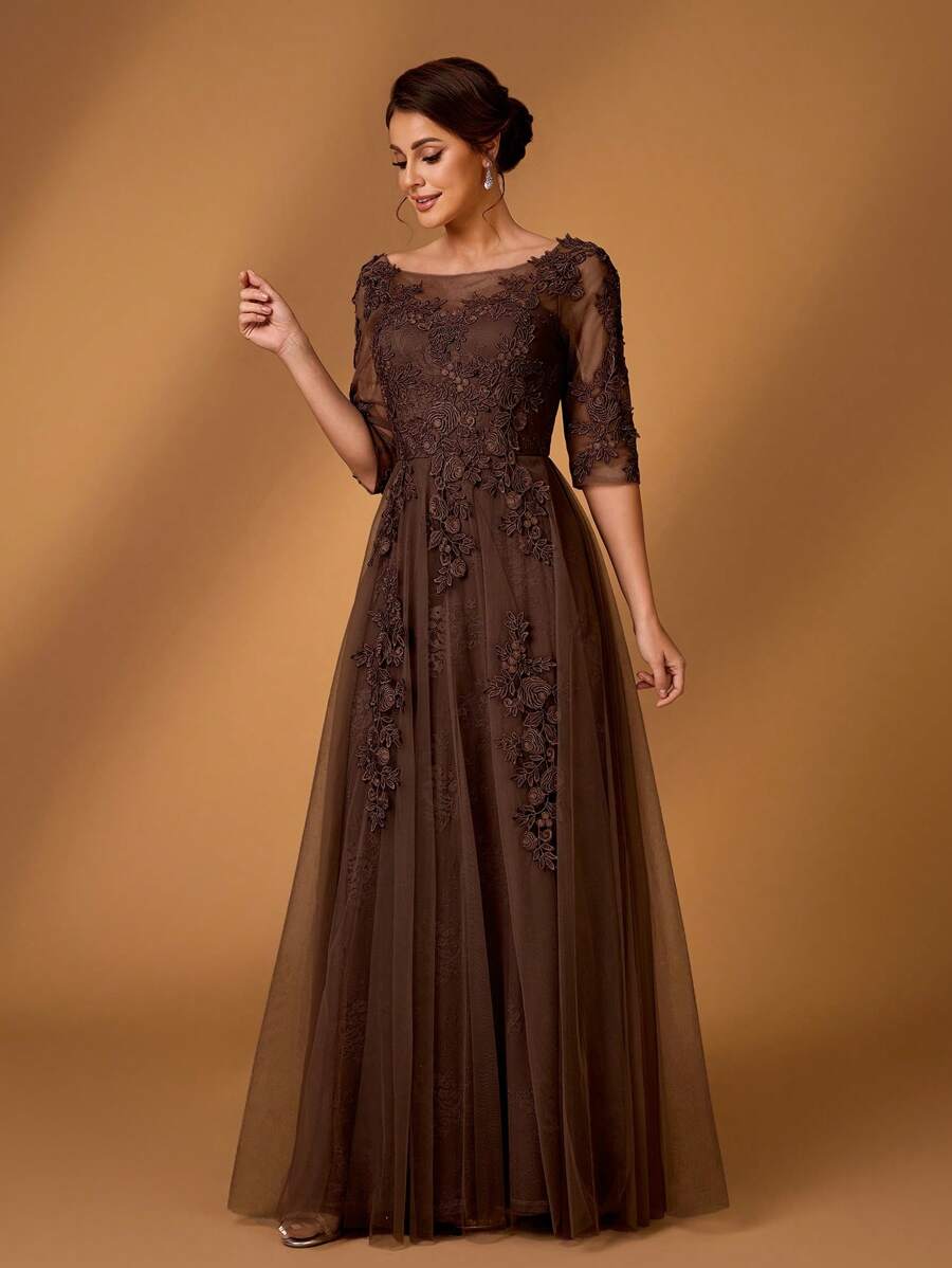 Romantic A-Line Illusion-Neck 3/4-Sleeve Zip-Back Floor-Length Mother of the Bride Dresses