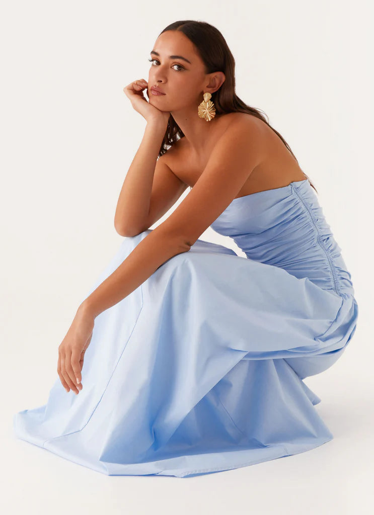 Sky Blue Strapless Ruched Flowy Maxi Prom Dress For Elegant Formal Evening Events