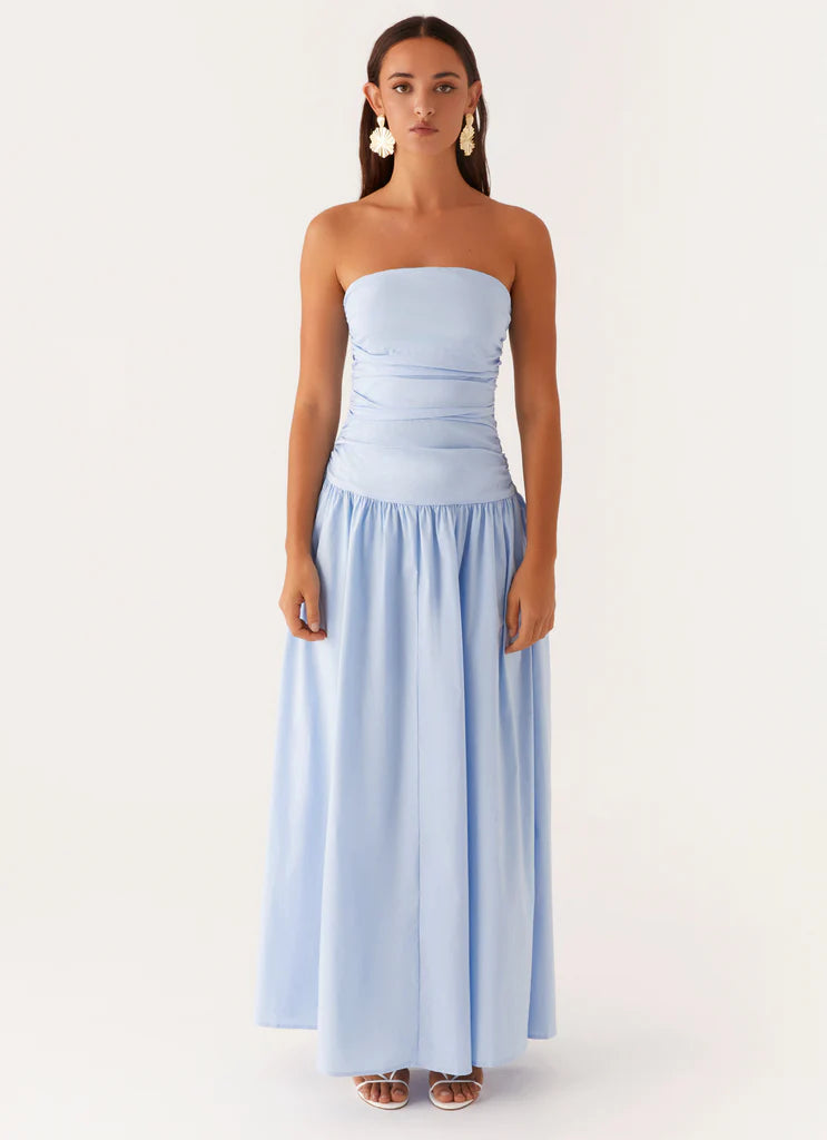 Sky Blue Strapless Ruched Flowy Maxi Prom Dress For Elegant Formal Evening Events