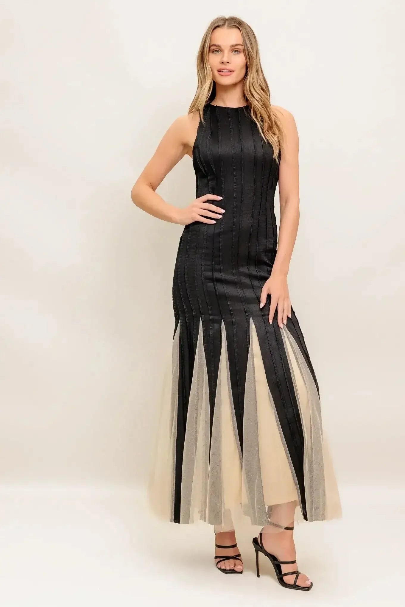 Sleek Mermaid Mock Neck Sleeveless Solid Back Floor-Length Prom Dresses