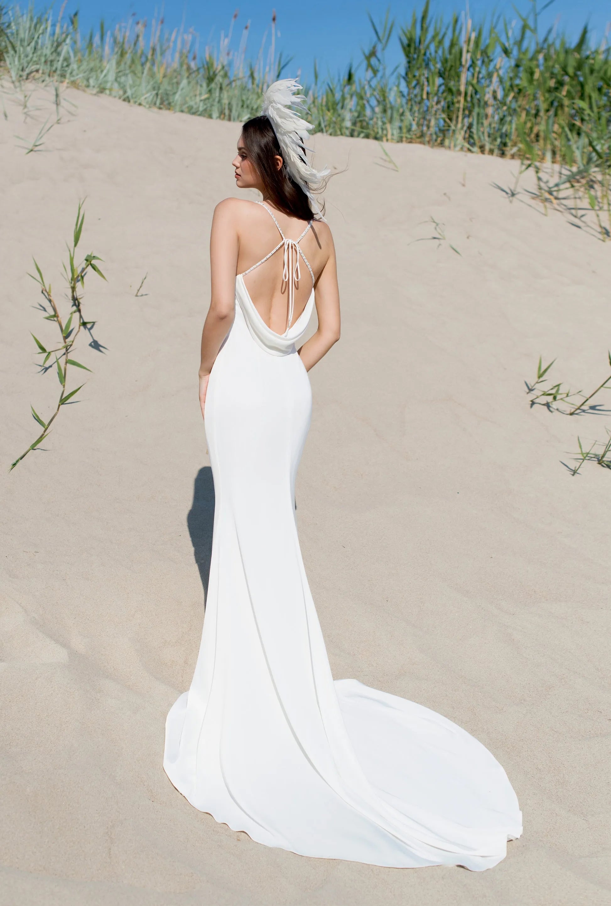 Sleek Mermaid V-Neck Spaghetti-Strap Lace-Up Back Floor-Length Wedding Dresses