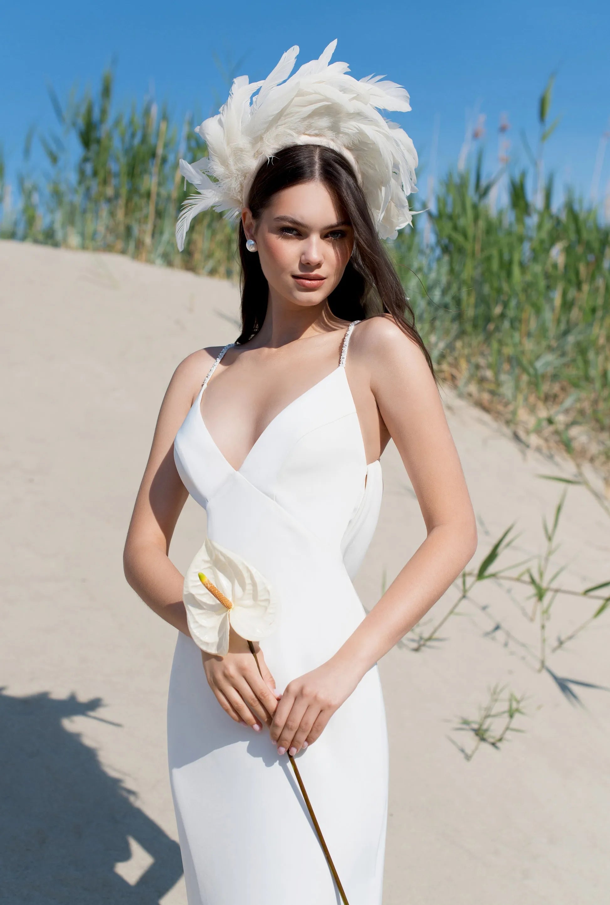 Sleek Mermaid V-Neck Spaghetti-Strap Lace-Up Back Floor-Length Wedding Dresses