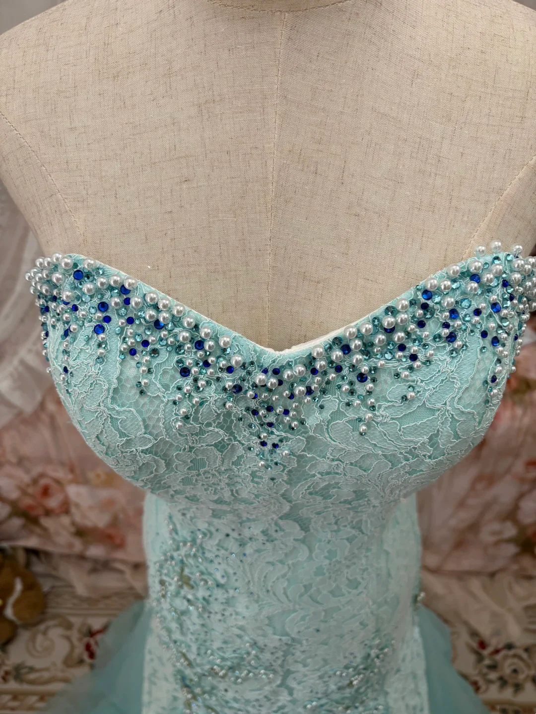 Strapless Sweetheart Beaded Lace Mermaid Evening Dress with Tulle Overlay and Train
