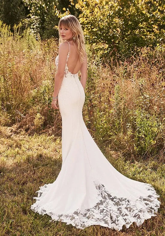 Chic Mermaid Scoop Neck Spaghetti Strap Sleeveless Lace Back Train Wedding Dresses