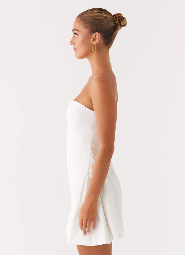 White Strapless Ruched Flared Hem Mini Dress For Elegant Casual Party Events