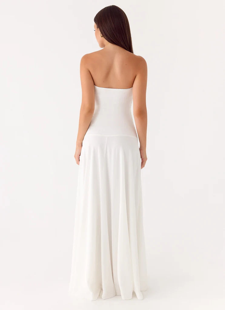 White Strapless Ruched Waist Sweetheart Maxi Prom Dress For Stunning Formal Evening Occasions